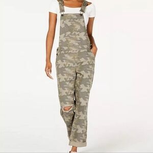 🔹️Vanilla Star Green Camouflage Distressed Overalls Small